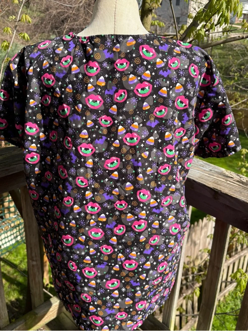Cassandra O Black Candy Corn Vampire Fang Scrub Top Women’s Plus Size 2X